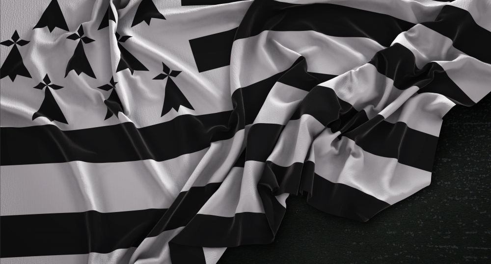 brittany-flag-wrinkled-dark-background-3d-render_1